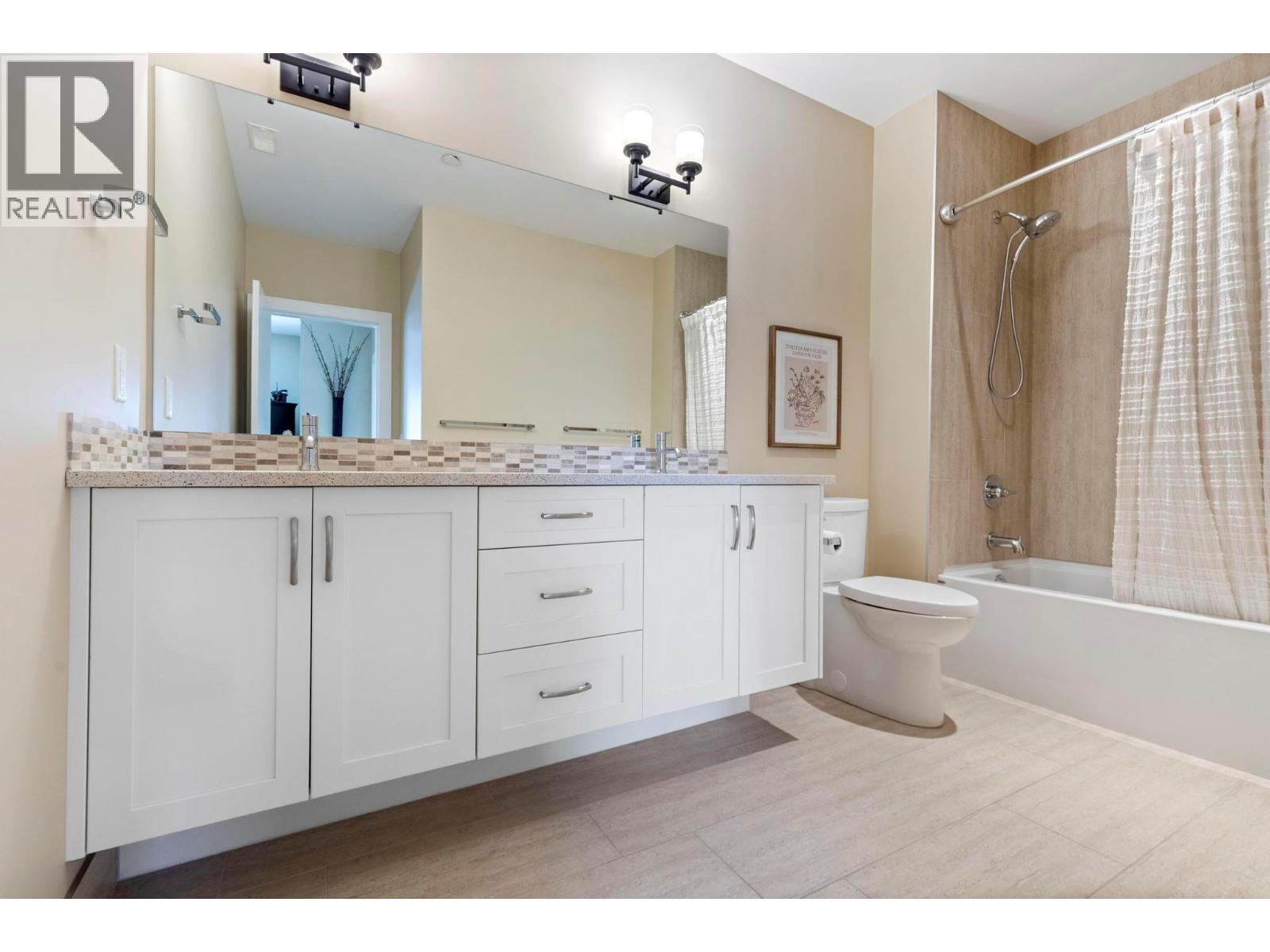 1768 Slateview Crescent, Lake Country, BC - Indoor Photo Showing Bathroom