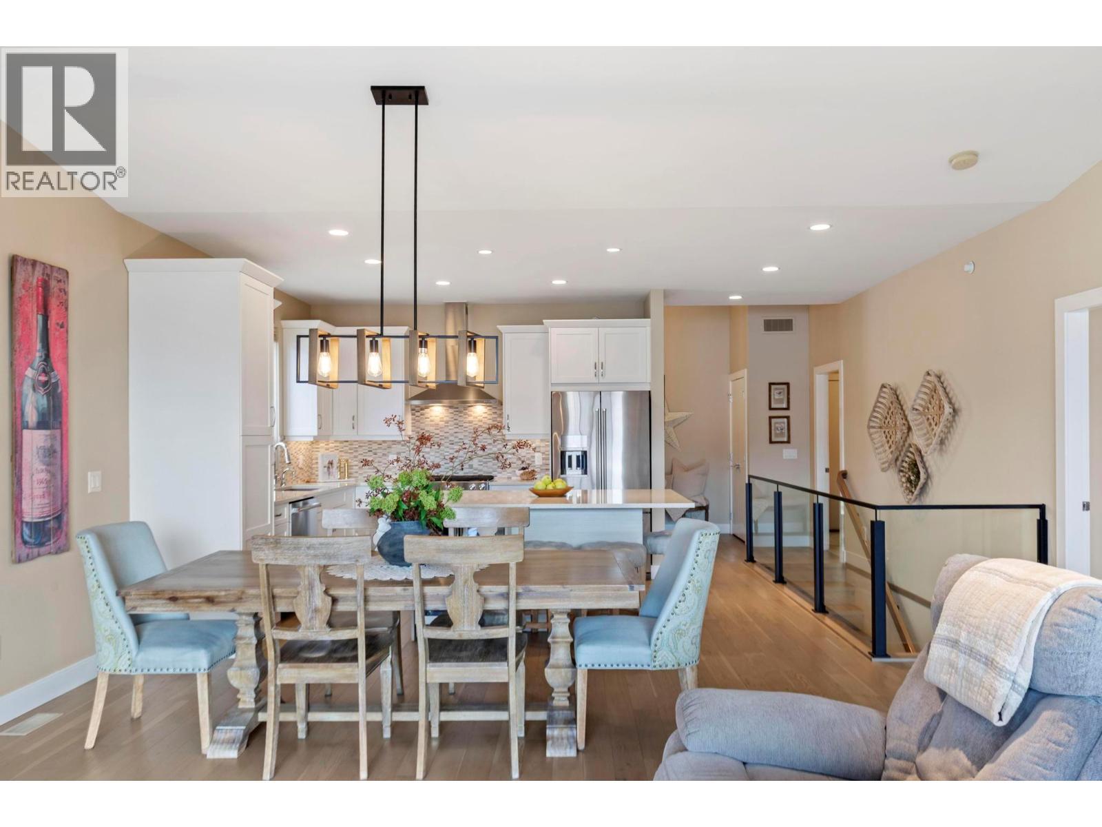 1768 Slateview Crescent, Lake Country, BC - Indoor Photo Showing Dining Room