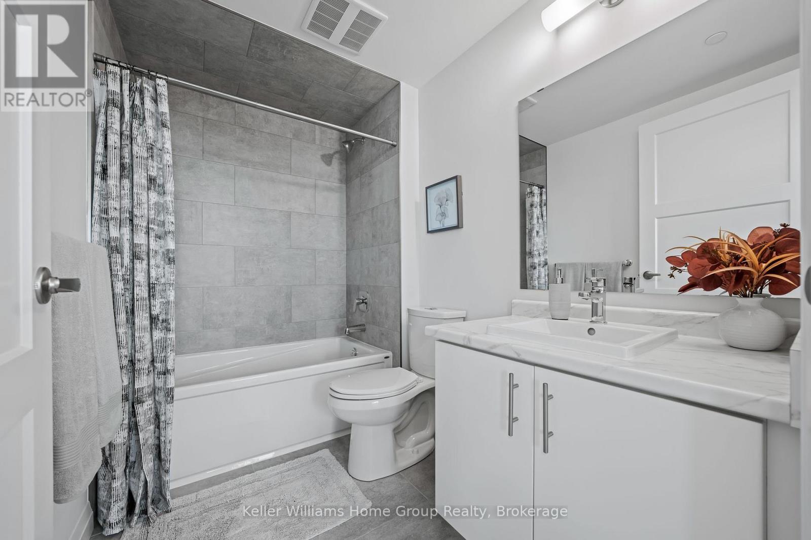 714 - 93 Arthur Street, Guelph (St. Patrick'S Ward), ON - Indoor Photo Showing Bathroom