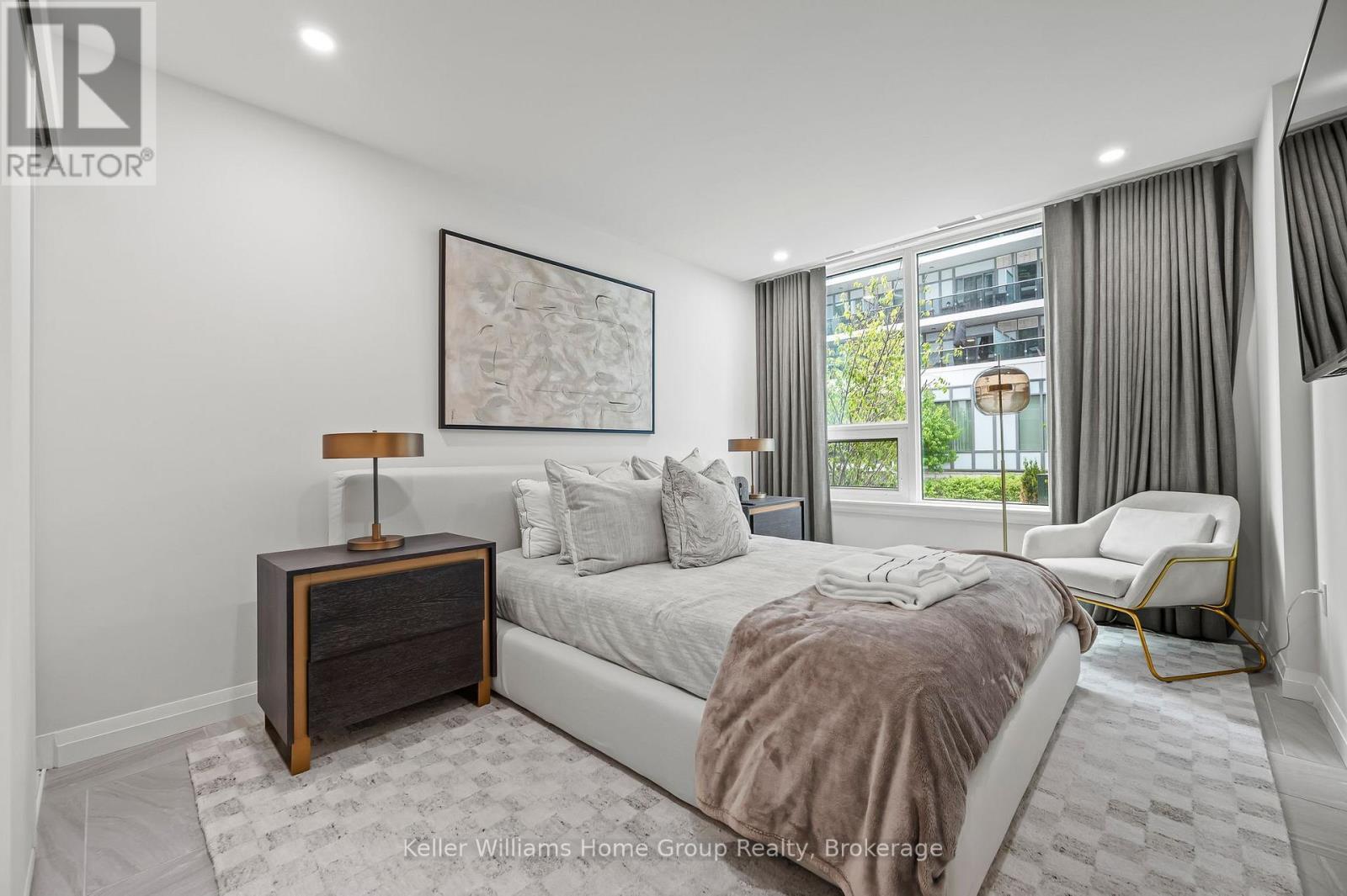 Guest suite - 714 - 93 Arthur Street, Guelph (St. Patrick'S Ward), ON - Indoor Photo Showing Bedroom