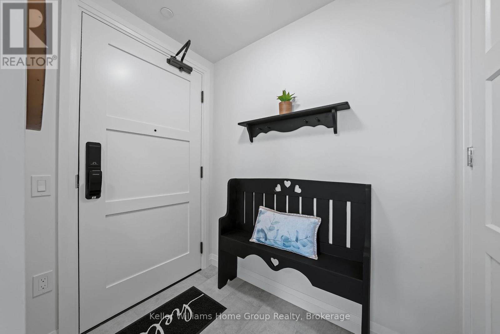 714 - 93 Arthur Street, Guelph (St. Patrick'S Ward), ON - Indoor Photo Showing Other Room