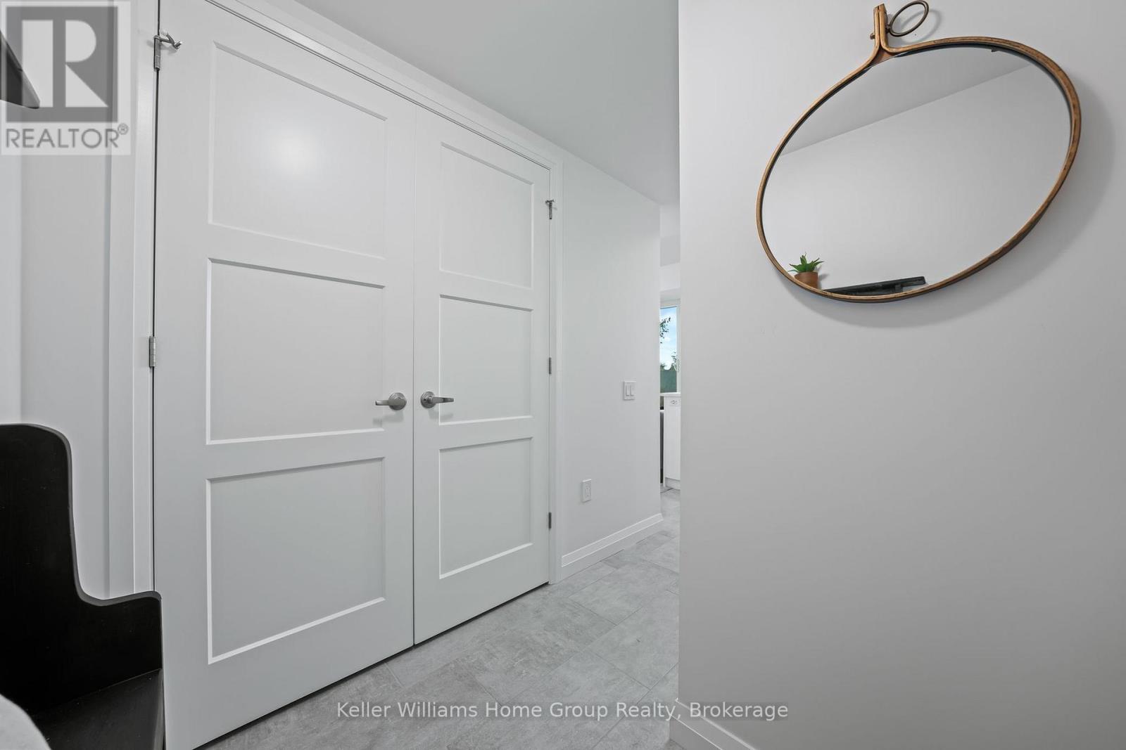 714 - 93 Arthur Street, Guelph (St. Patrick'S Ward), ON - Indoor Photo Showing Other Room