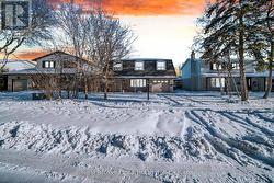 61 VANIER DRIVE Guelph (Dovercliffe Park/Old University), ON N1G 2K9