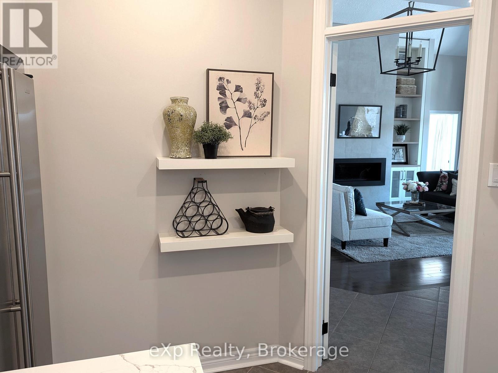 93 Vaughan Street, Guelph (Clairfields/Hanlon Business Park), ON - Indoor Photo Showing Other Room