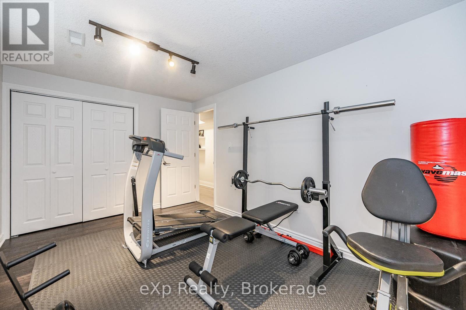 93 Vaughan Street, Guelph (Clairfields/Hanlon Business Park), ON - Indoor Photo Showing Gym Room