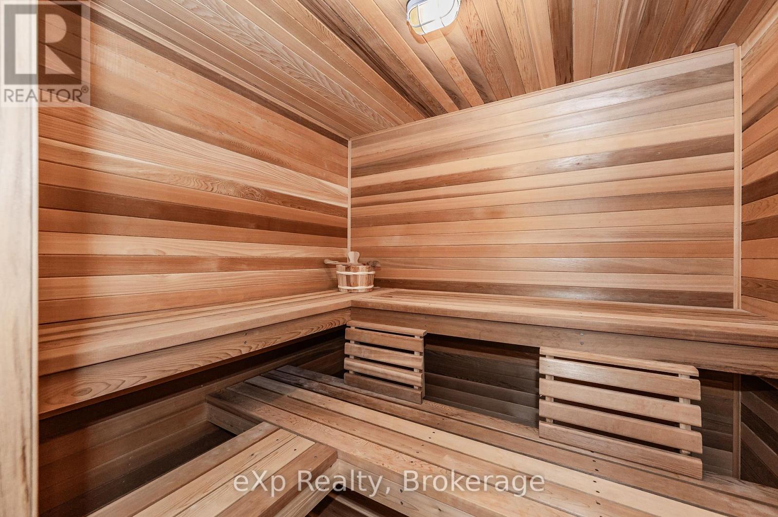 93 Vaughan Street, Guelph (Clairfields/Hanlon Business Park), ON - Indoor Photo Showing Other Room