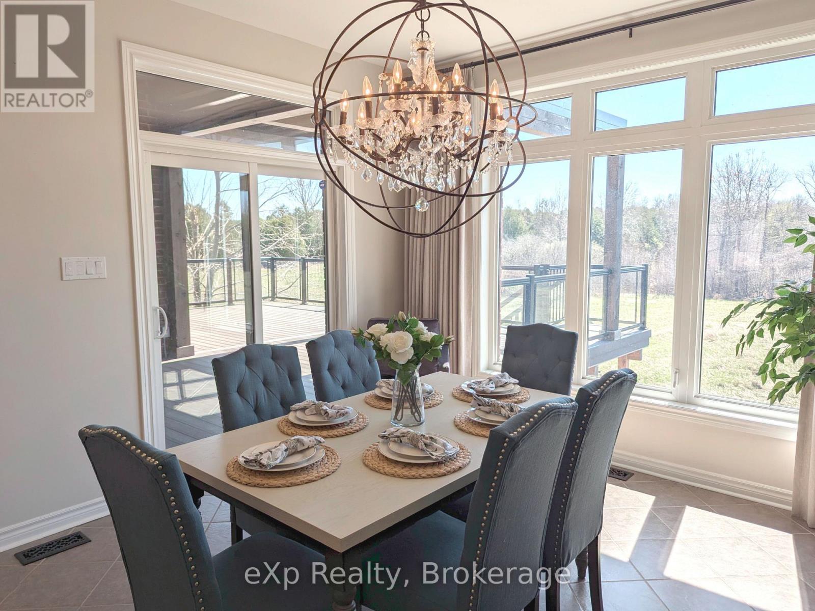 93 Vaughan Street, Guelph (Clairfields/Hanlon Business Park), ON - Indoor Photo Showing Dining Room