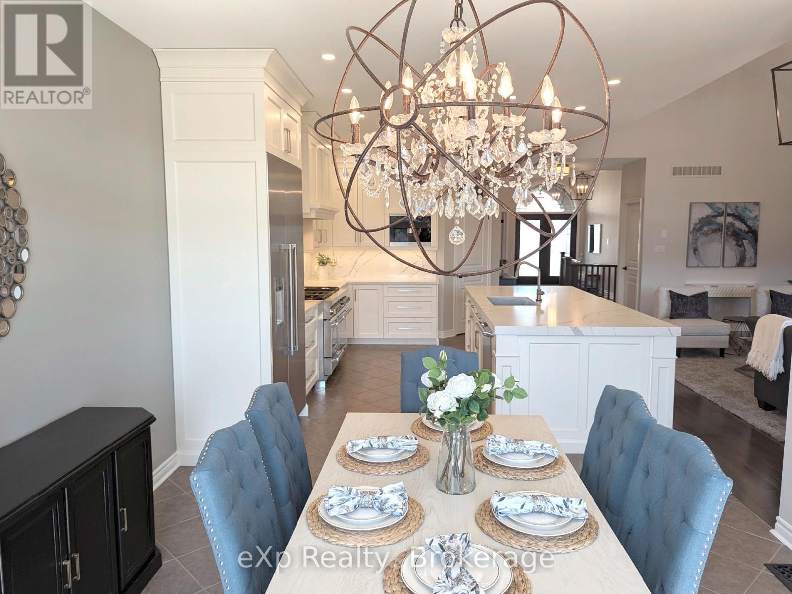 93 Vaughan Street, Guelph (Clairfields/Hanlon Business Park), ON - Indoor Photo Showing Dining Room