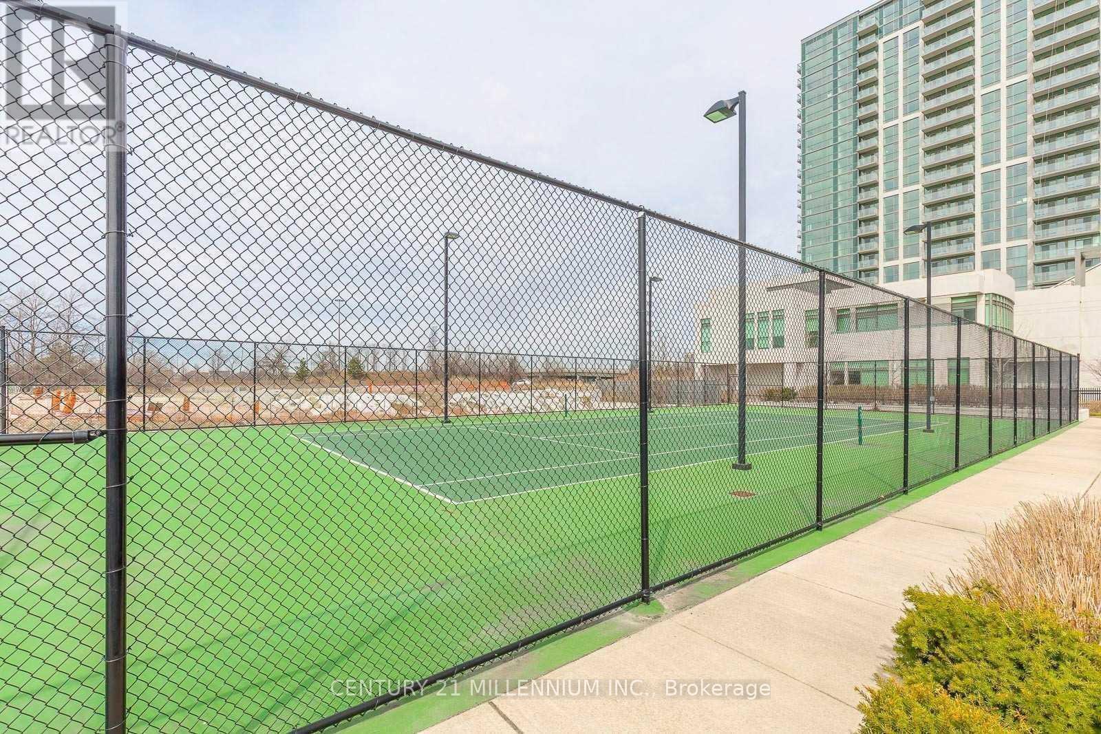 1602 - 339 Rathburn Road W, Mississauga, ON - Outdoor