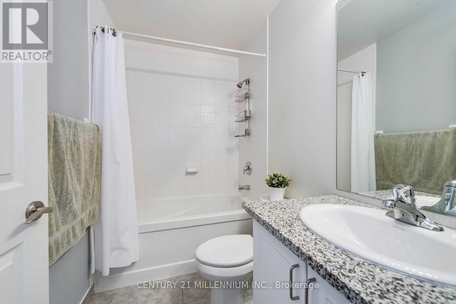 1602 - 339 Rathburn Road W, Mississauga, ON - Indoor Photo Showing Bathroom