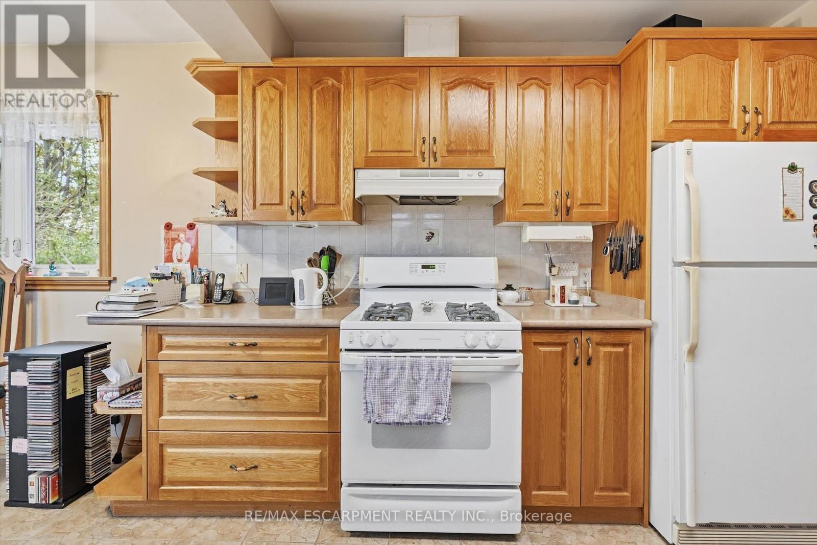 237 Mohawk Road, Oakville, ON - Indoor Photo Showing Kitchen