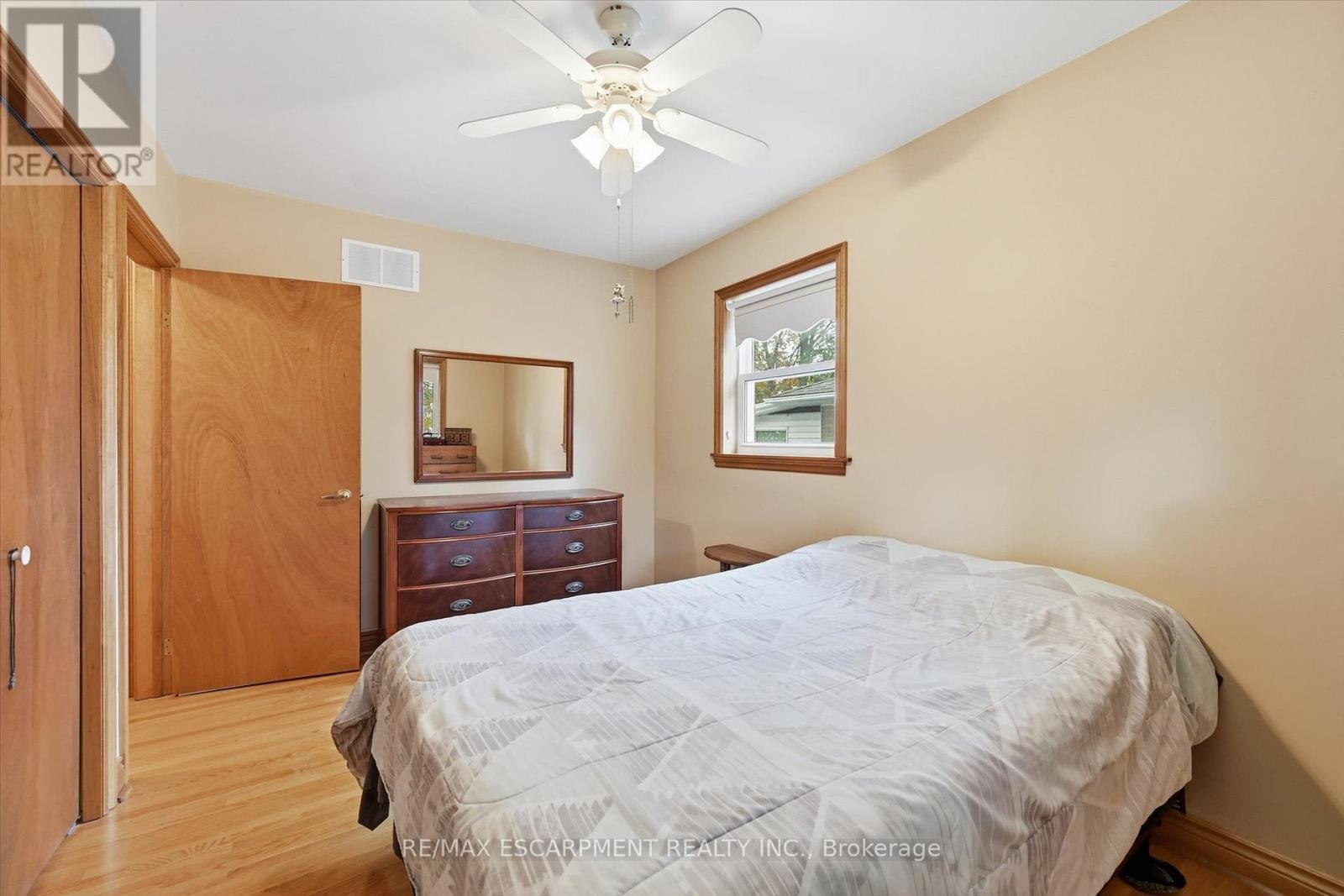 237 Mohawk Road, Oakville, ON - Indoor Photo Showing Bedroom