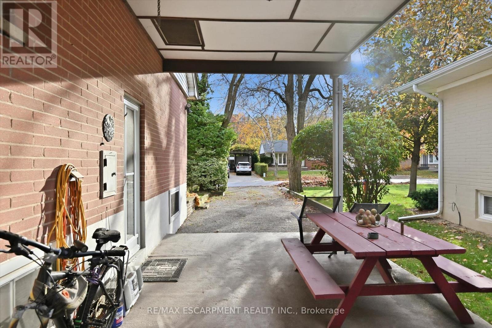 237 Mohawk Road, Oakville, ON - Outdoor With Exterior