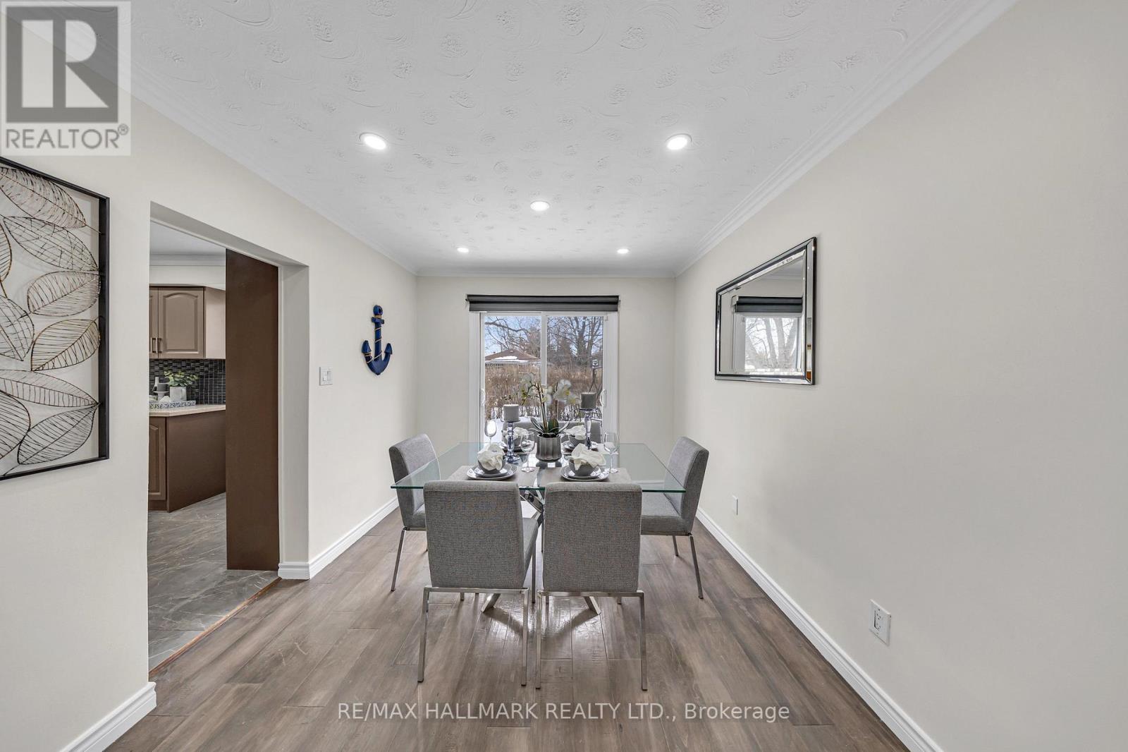 35 Rowallan Drive, Toronto, ON - Indoor Photo Showing Dining Room