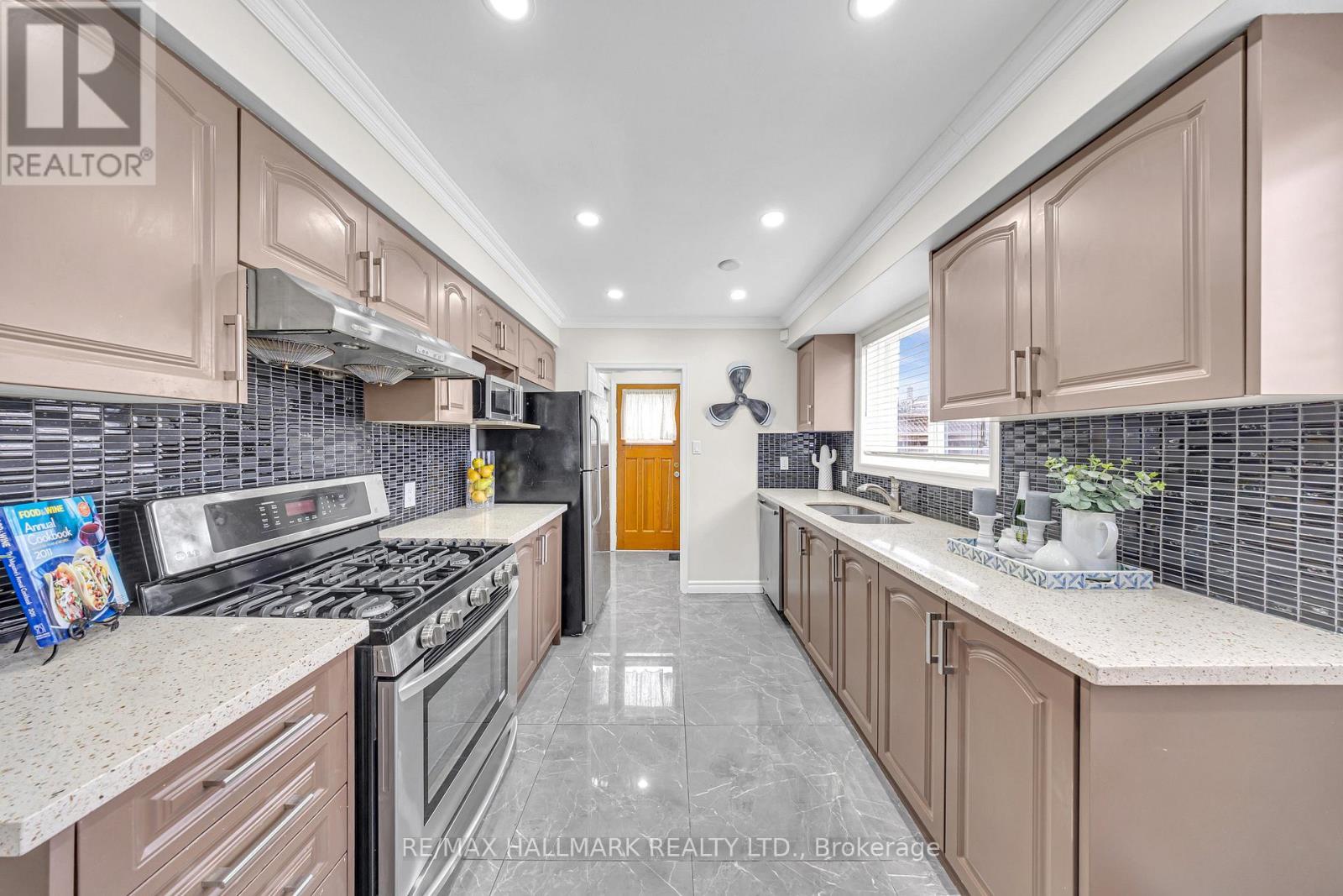 35 Rowallan Drive, Toronto, ON - Indoor Photo Showing Kitchen With Double Sink