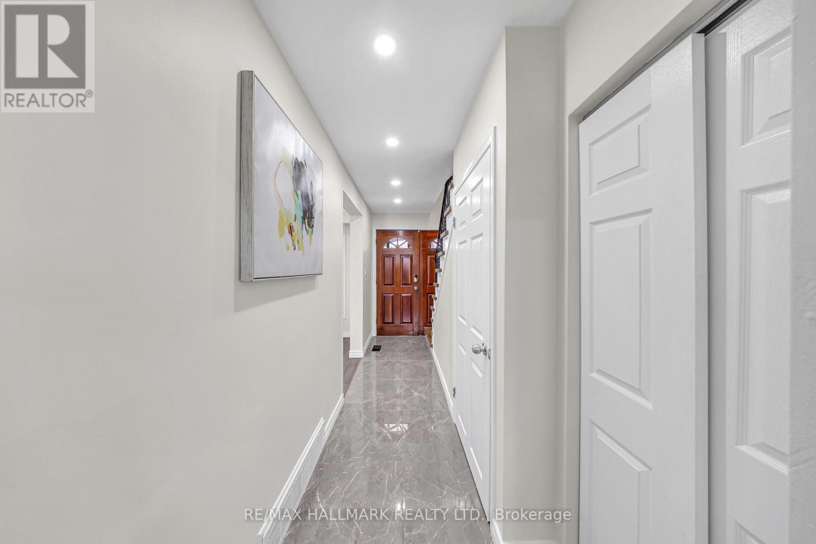 35 Rowallan Drive, Toronto, ON - Indoor Photo Showing Other Room