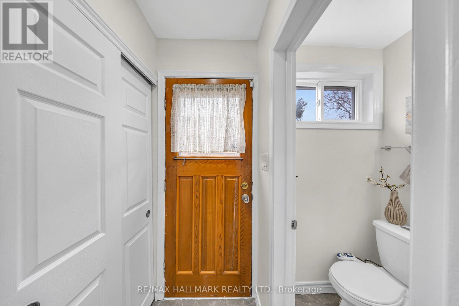 35 Rowallan Drive, Toronto, ON - Indoor