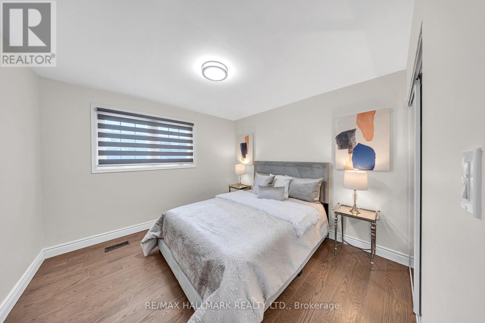 35 Rowallan Drive, Toronto, ON - Indoor Photo Showing Bedroom