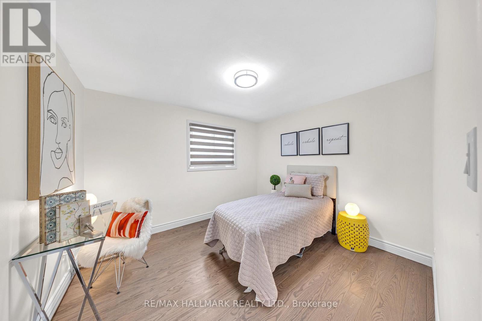 35 Rowallan Drive, Toronto, ON - Indoor Photo Showing Bedroom