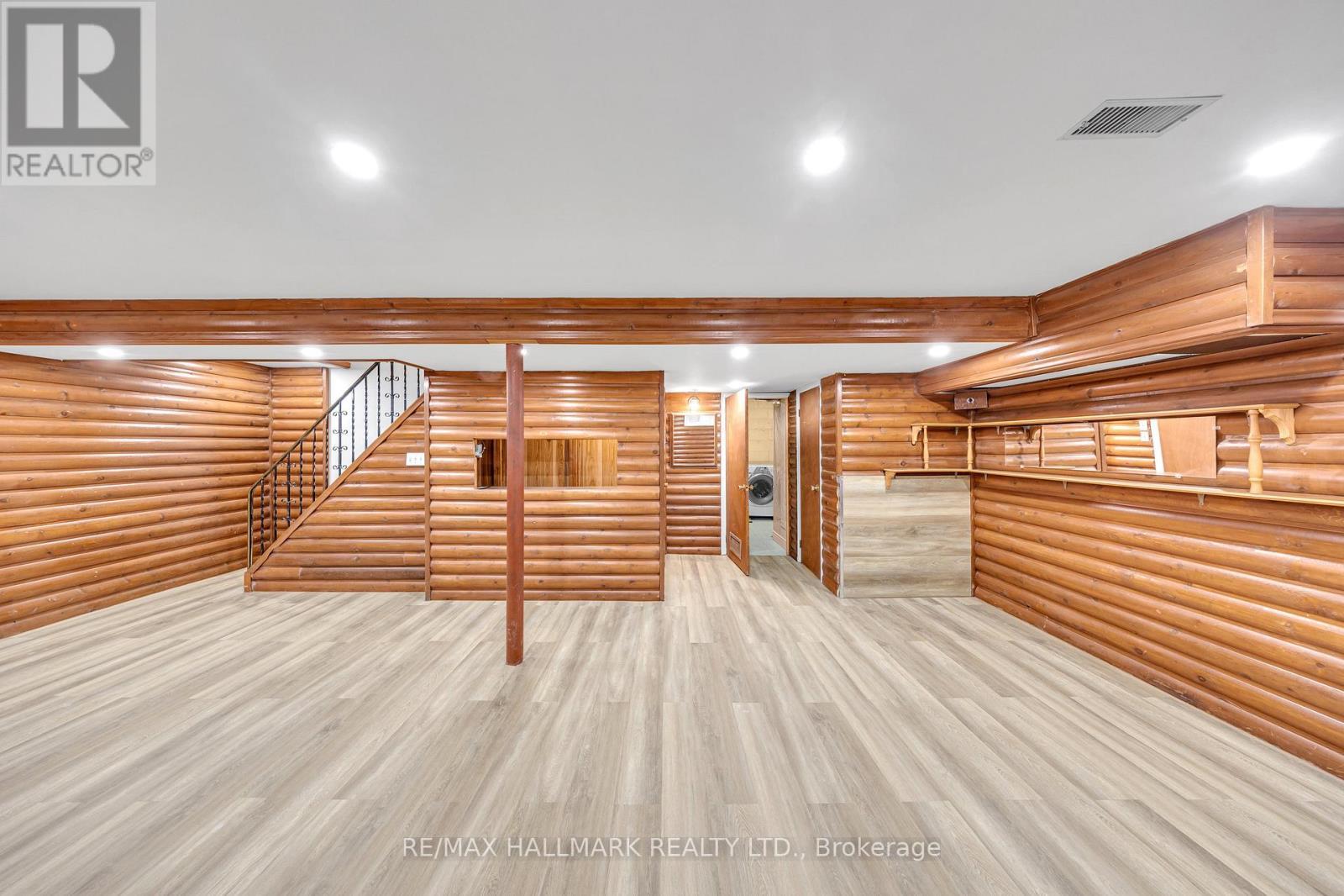 35 Rowallan Drive, Toronto, ON - Indoor Photo Showing Other Room