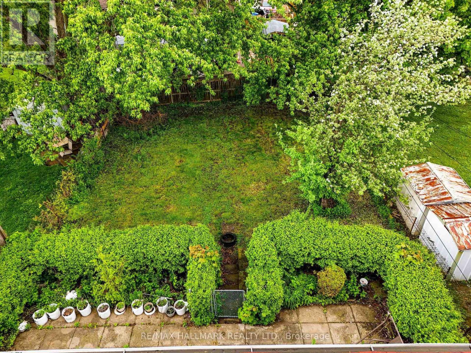 35 Rowallan Drive, Toronto, ON - Outdoor