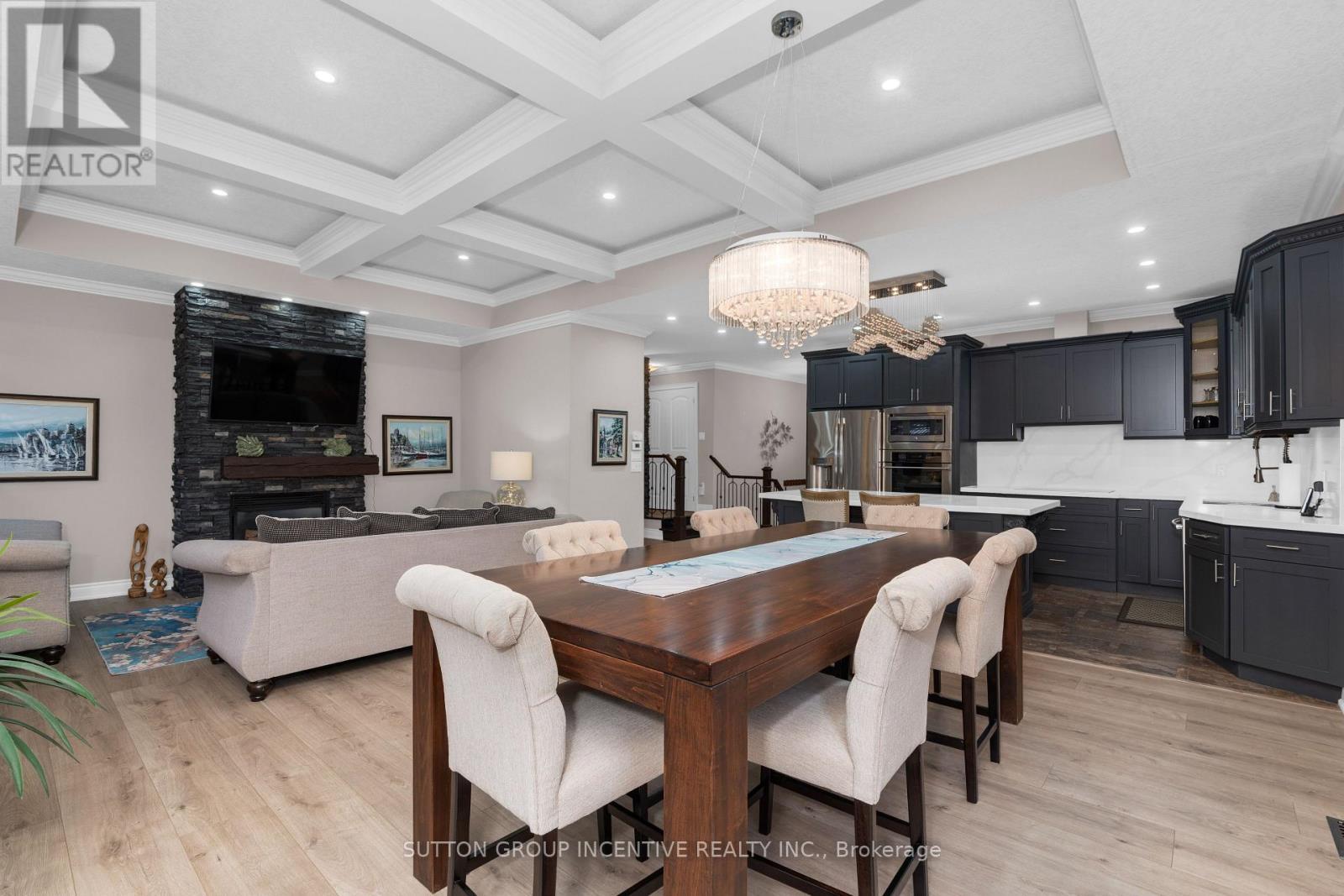 4 Snowshoe Trail, Barrie, ON - Indoor Photo Showing Dining Room