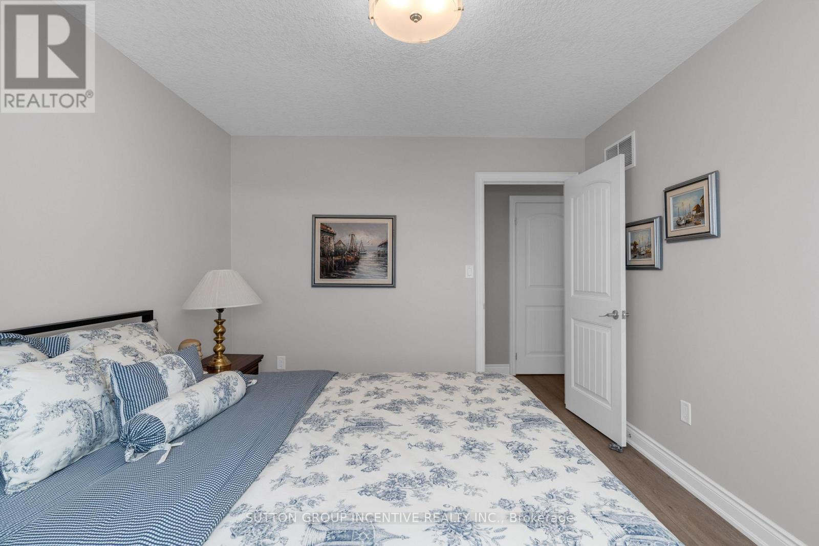 4 Snowshoe Trail, Barrie, ON - Indoor Photo Showing Bedroom