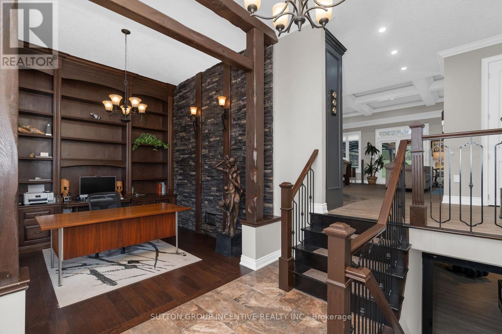 4 Snowshoe Trail, Barrie, ON - Indoor