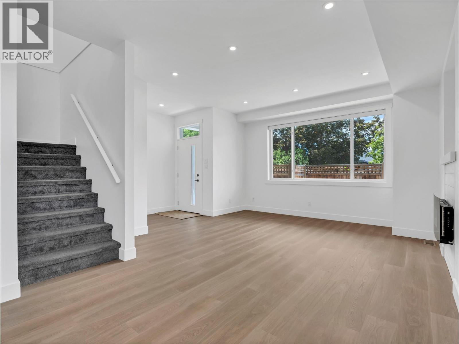 LIVING ROOM AS IS - 453 Maurice Street Unit# 102, Penticton, BC - Indoor