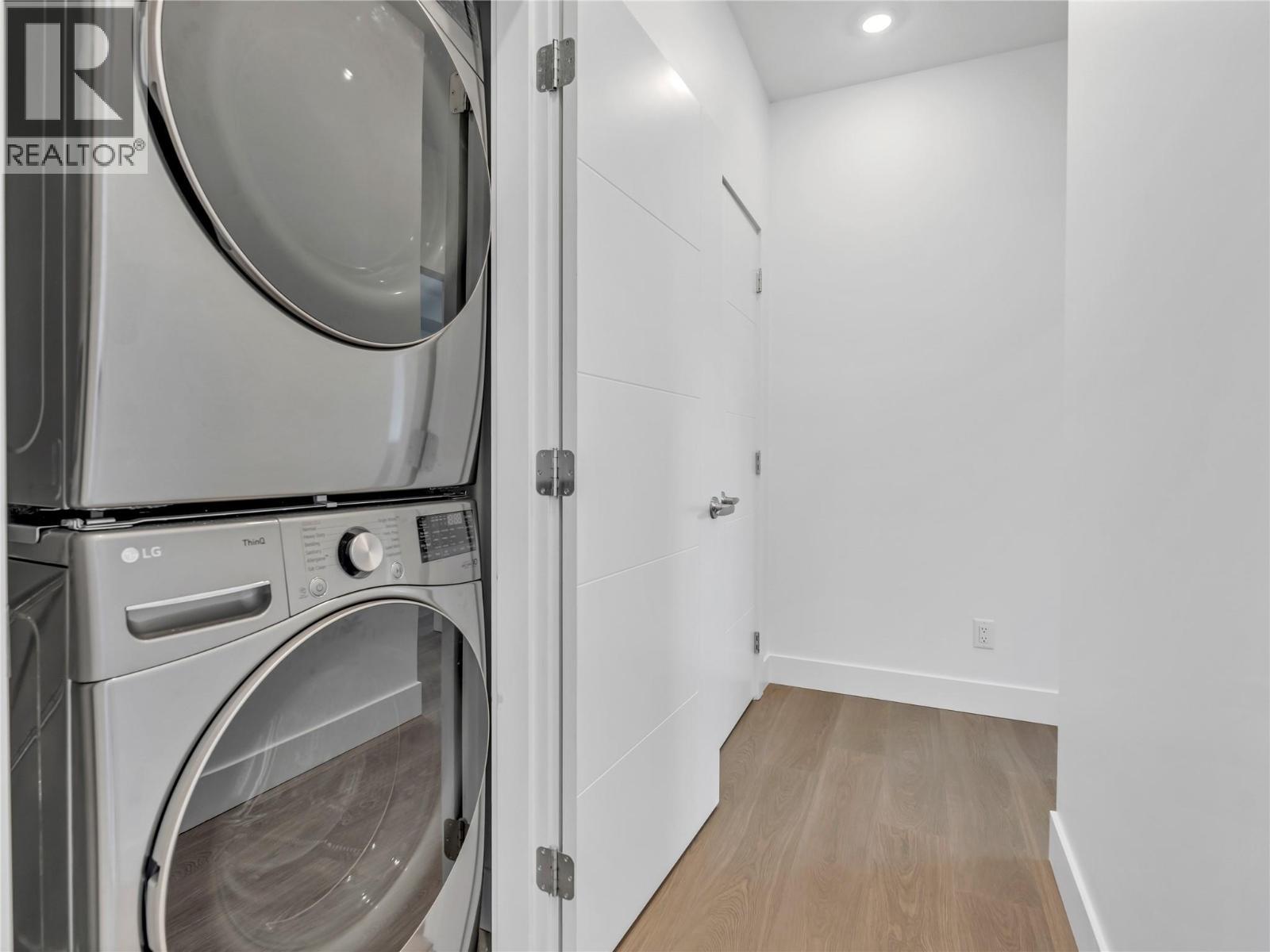 453 Maurice Street Unit# 102, Penticton, BC - Indoor Photo Showing Laundry Room
