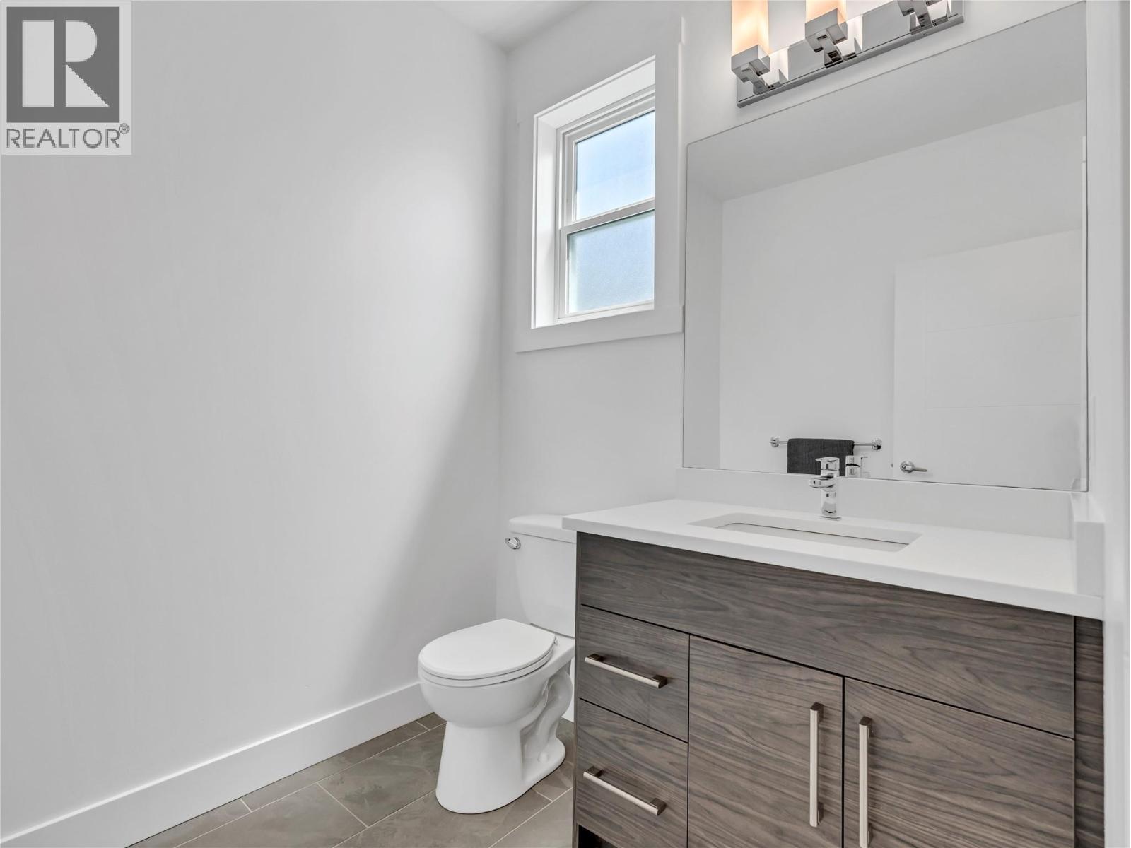 453 Maurice Street Unit# 102, Penticton, BC - Indoor Photo Showing Bathroom