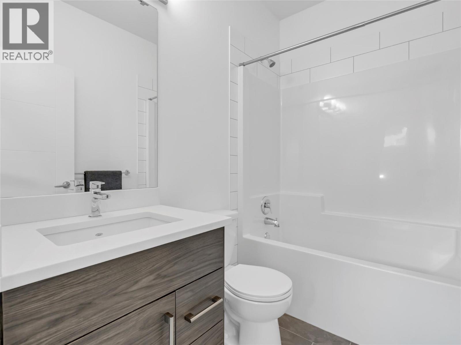 453 Maurice Street Unit# 102, Penticton, BC - Indoor Photo Showing Bathroom