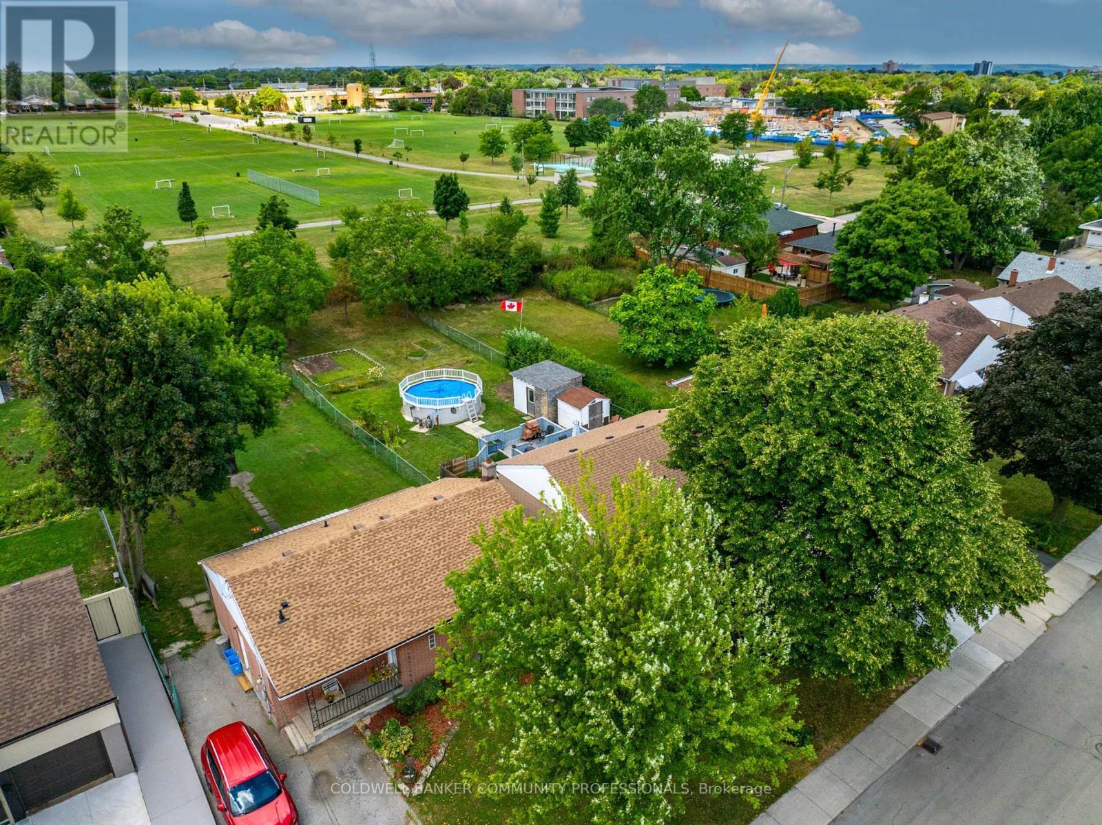 Premium lot. 51f x 184f backing onto Macassa Park - 446 East 36Th Street, Hamilton, ON - Outdoor With View