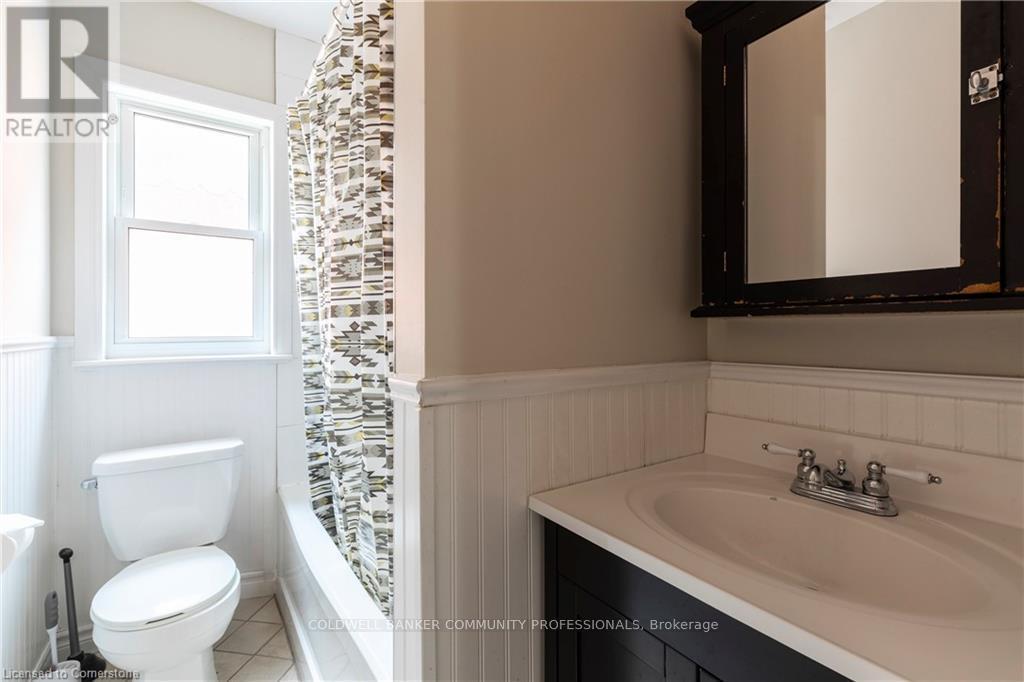 18 Masterson Drive, St. Catharines, ON - Indoor Photo Showing Bathroom