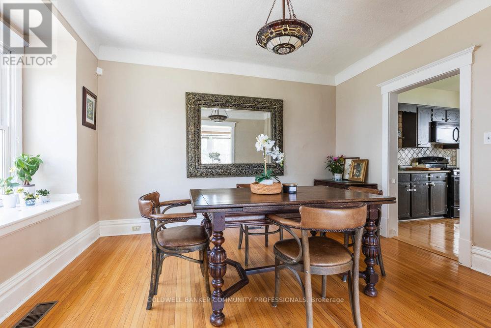65 Banff Street, Haldimand, ON - Indoor Photo Showing Dining Room