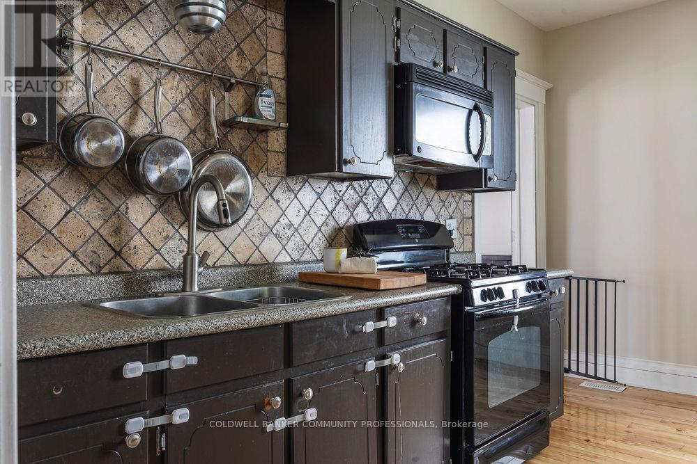 65 Banff Street, Haldimand, ON - Indoor Photo Showing Kitchen With Double Sink