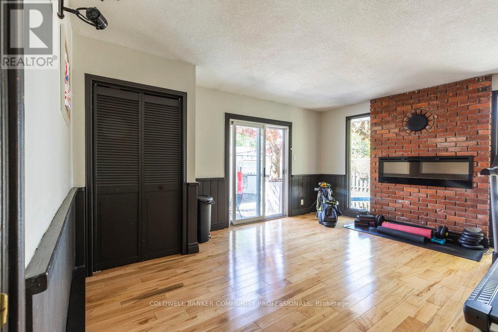 65 Banff Street, Haldimand, ON - Indoor With Fireplace