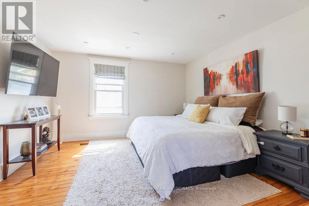 65 Banff Street, Haldimand, ON - Indoor Photo Showing Bedroom