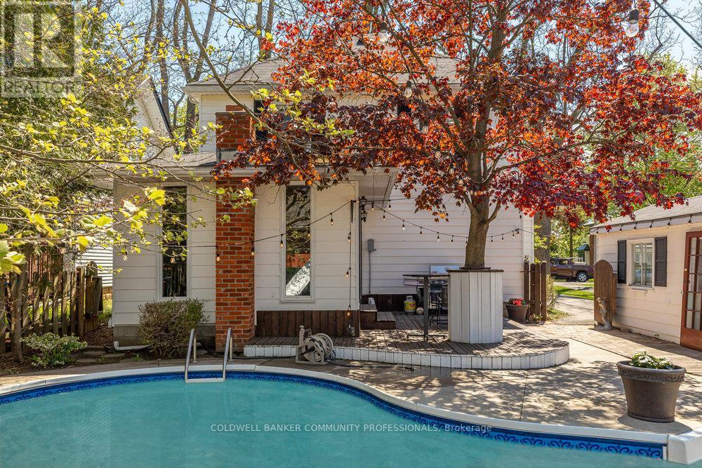 65 Banff Street, Haldimand, ON - Outdoor With In Ground Pool