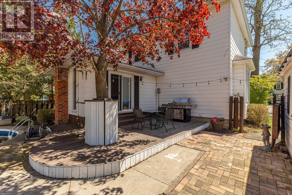 65 Banff Street, Haldimand, ON - Outdoor With Deck Patio Veranda With Exterior