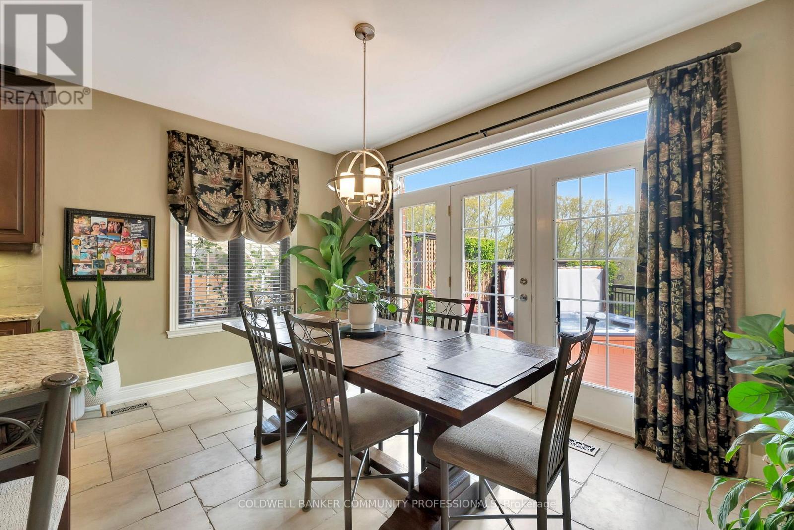 46 Orr Crescent, Hamilton, ON - Indoor Photo Showing Dining Room