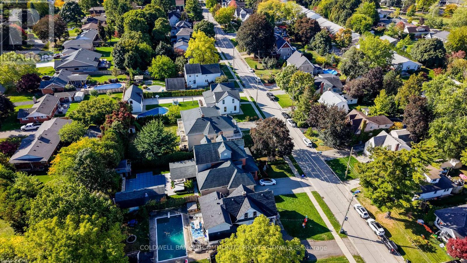 7 Robinson Street S, Grimsby, ON - Outdoor With View