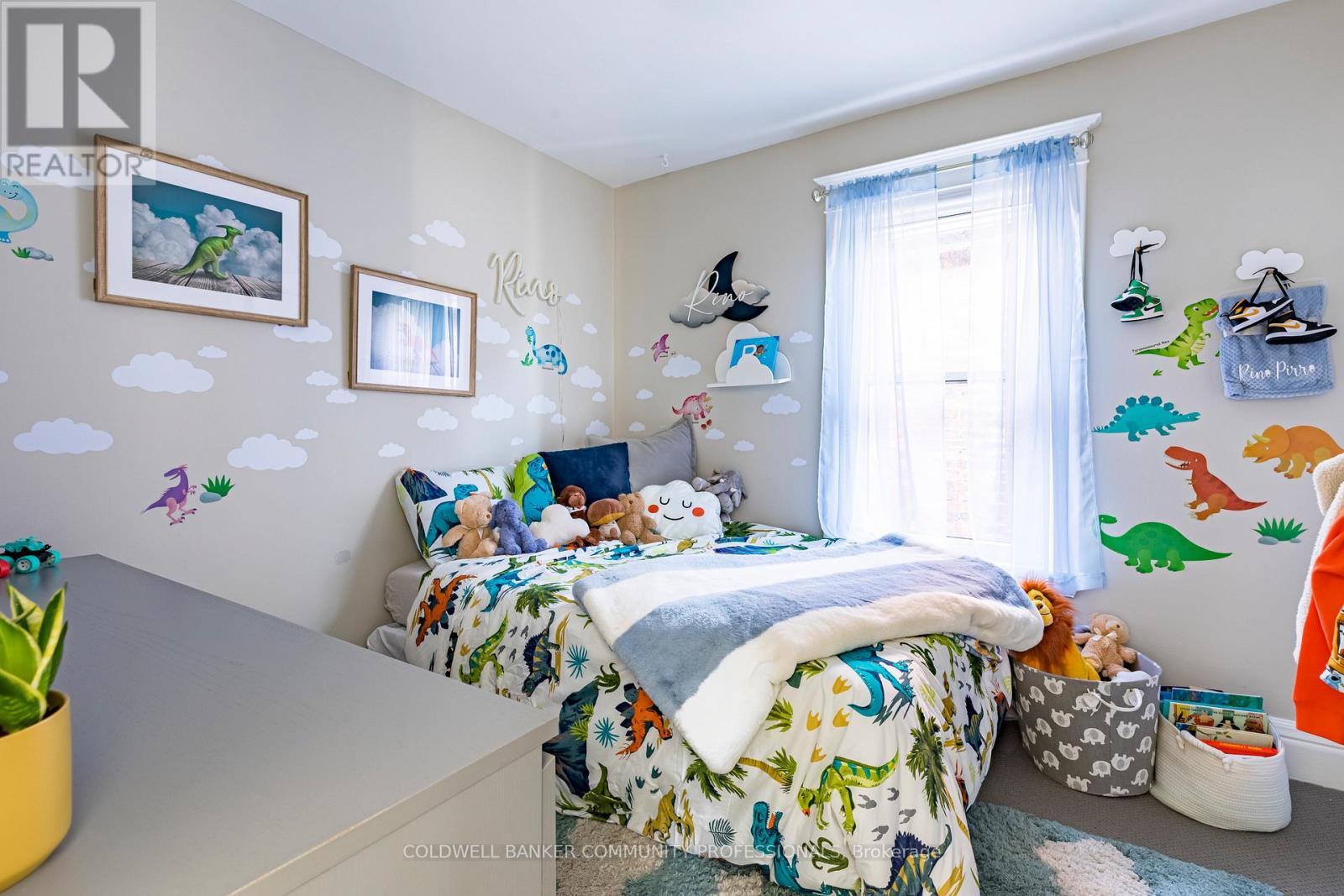 58 Chatham Street, Hamilton, ON - Indoor Photo Showing Bedroom