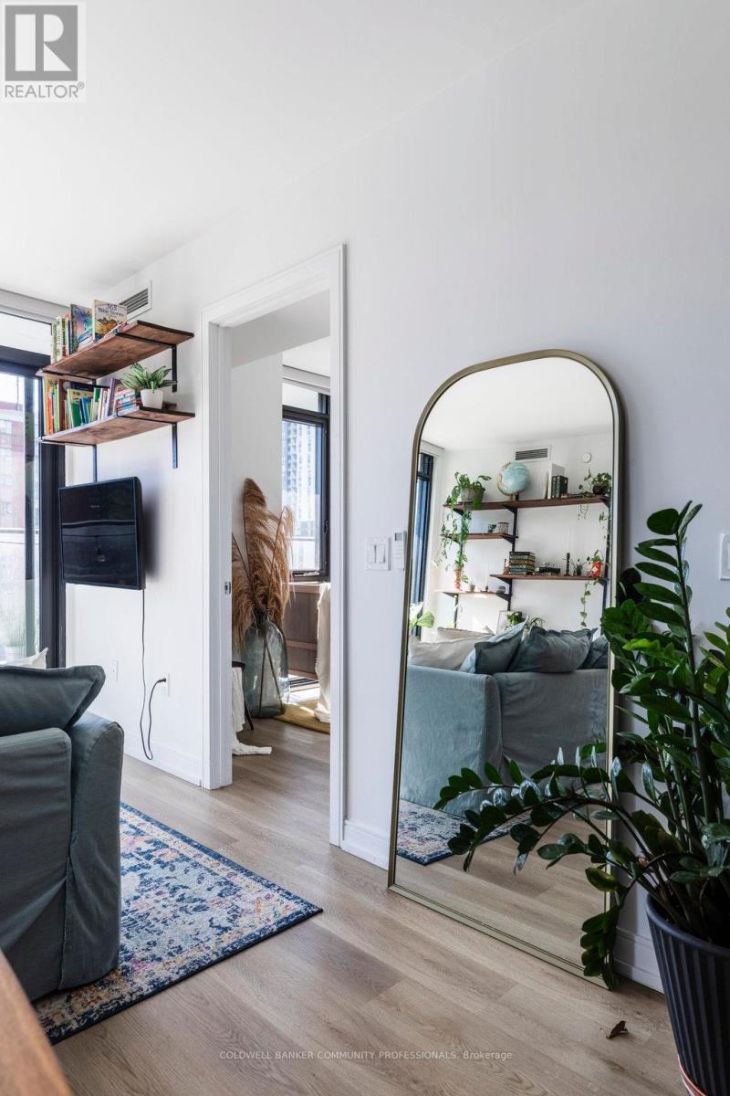 727 - 1 Jarvis Street, Hamilton, ON - Indoor