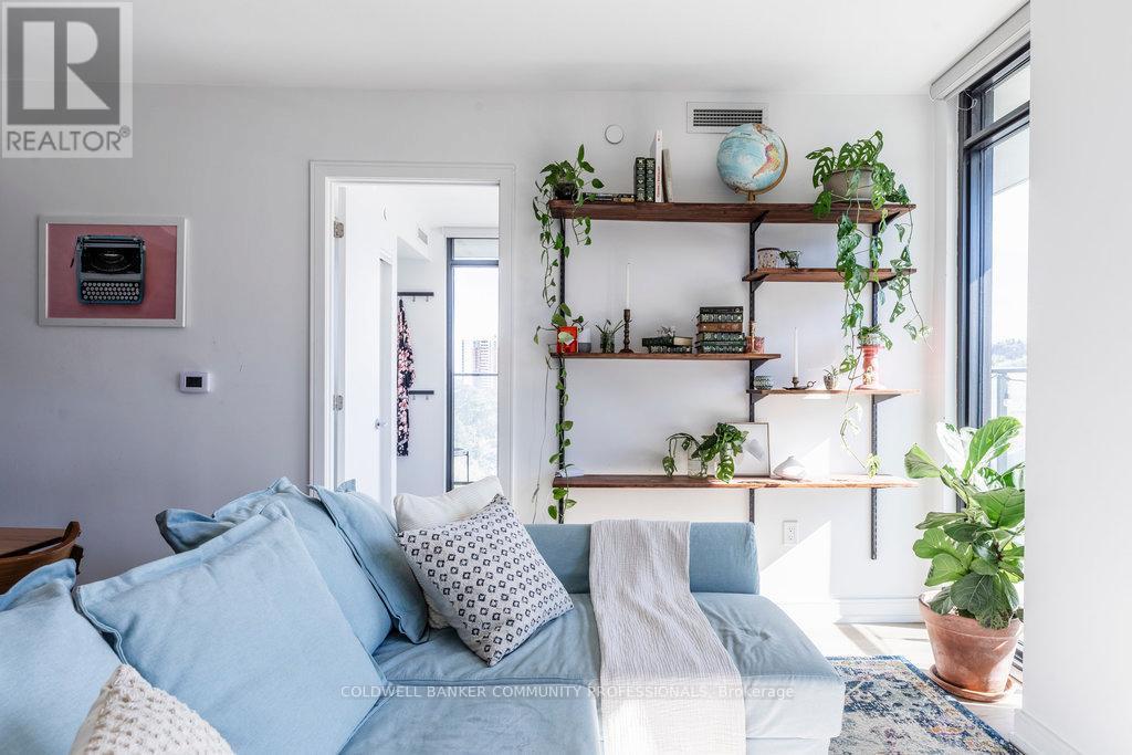 727 - 1 Jarvis Street, Hamilton, ON - Indoor