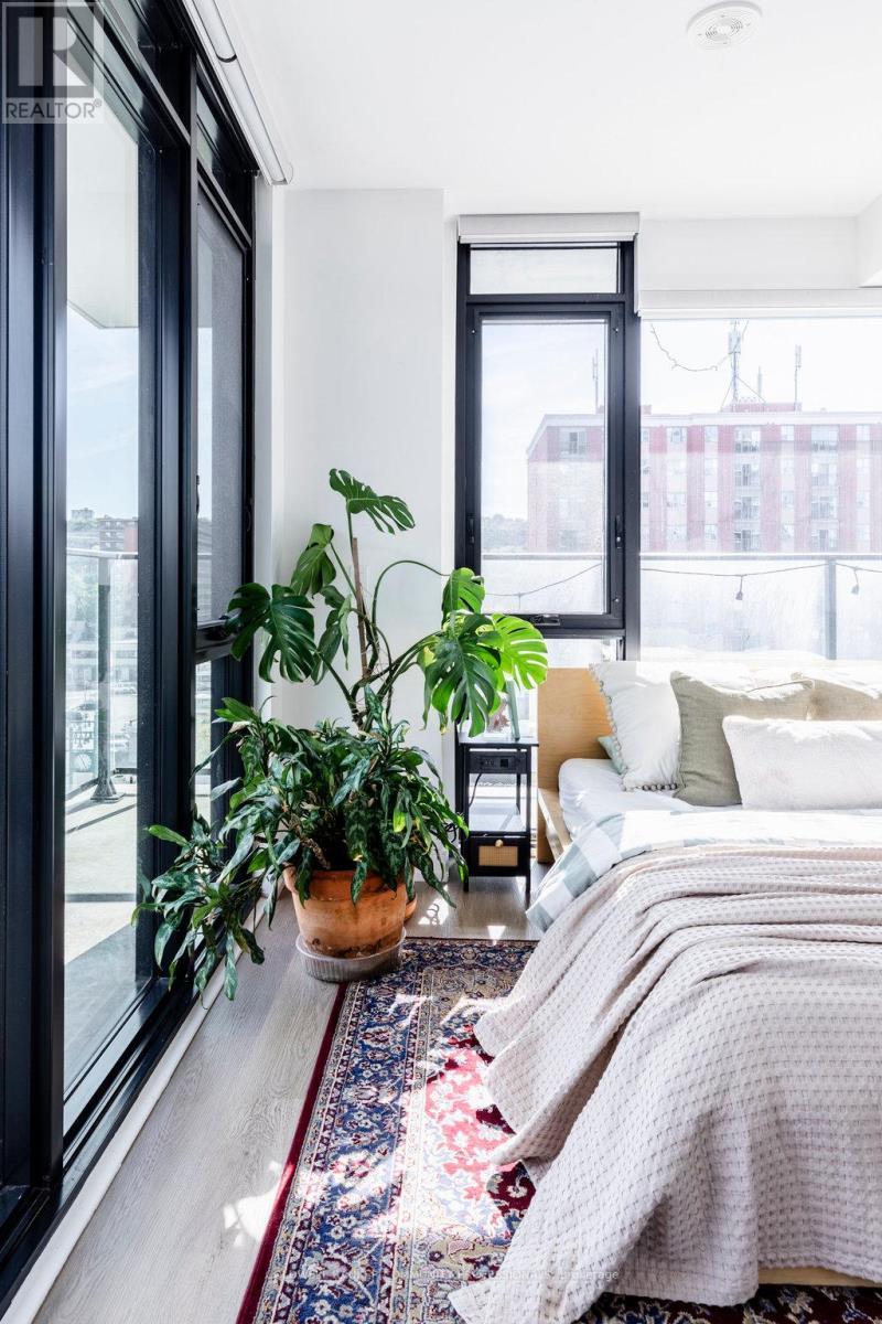727 - 1 Jarvis Street, Hamilton, ON - Indoor Photo Showing Bedroom