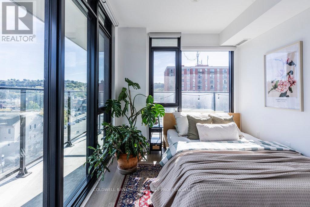 727 - 1 Jarvis Street, Hamilton, ON - Indoor Photo Showing Bedroom