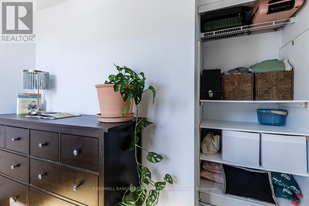 727 - 1 Jarvis Street, Hamilton, ON - Indoor