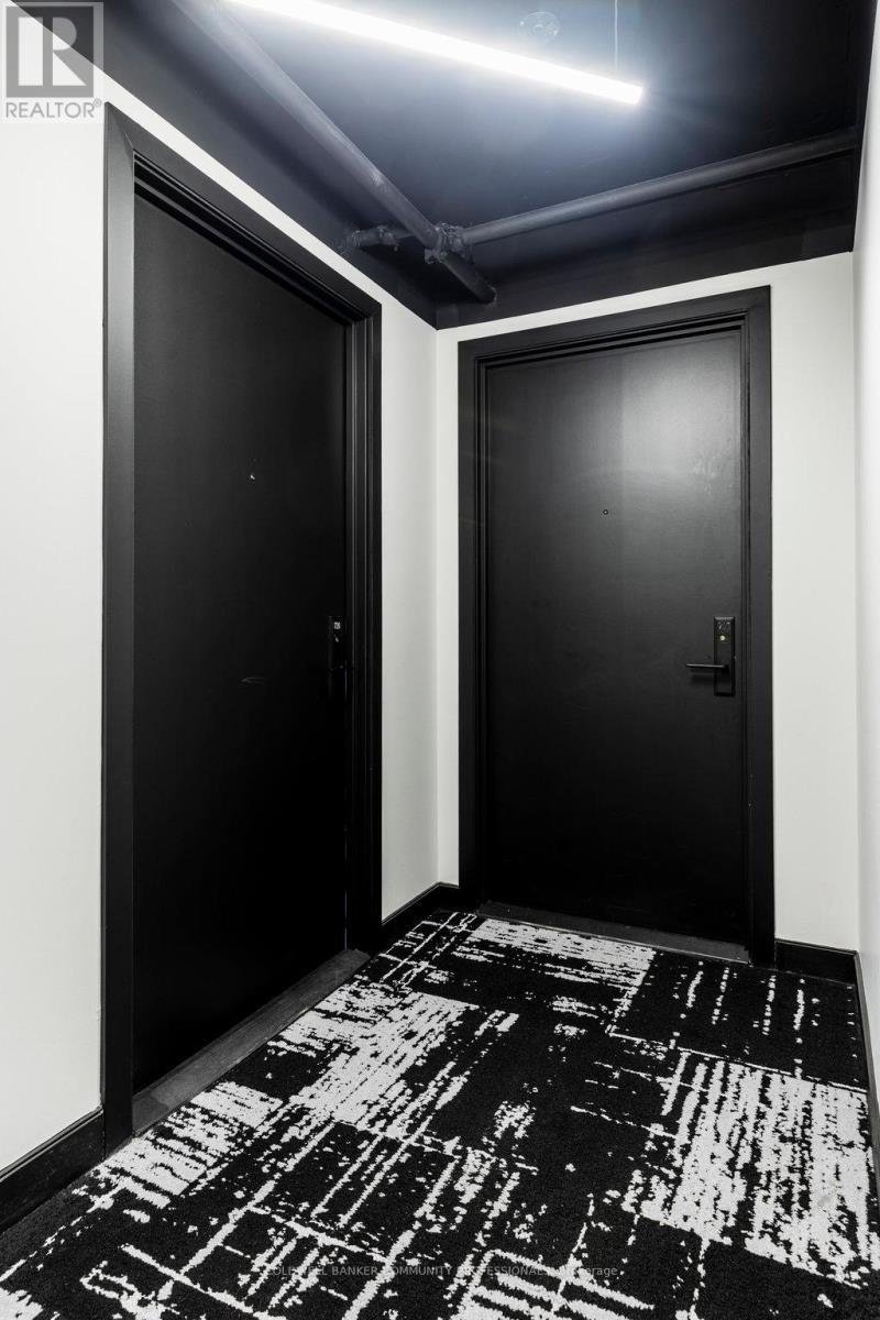 727 - 1 Jarvis Street, Hamilton, ON - Indoor Photo Showing Bedroom