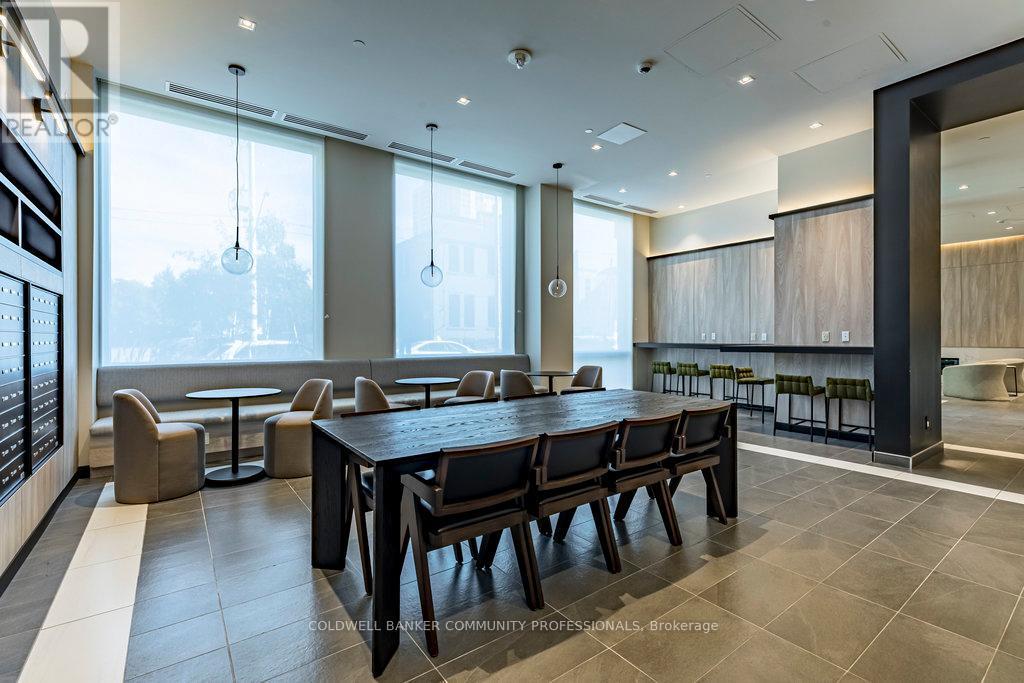 727 - 1 Jarvis Street, Hamilton, ON - Indoor Photo Showing Dining Room